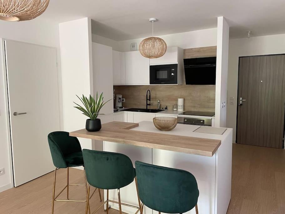 Superbe Appartement En Residence Avec Parking Le Mans Exteriör bild